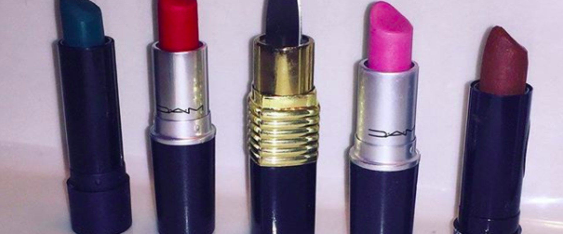 Are lipstick knives legal?